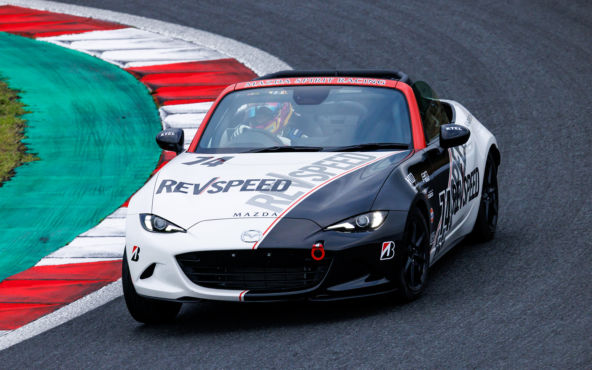 予選1位は2025年の優勝チーム「REVSPEEDロードスター」