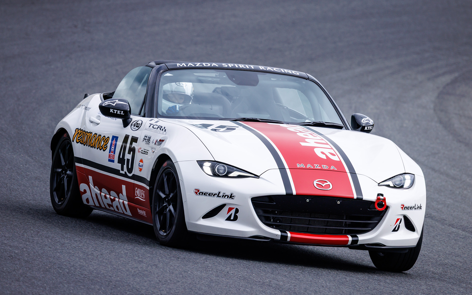 優勝したaheadロードスター