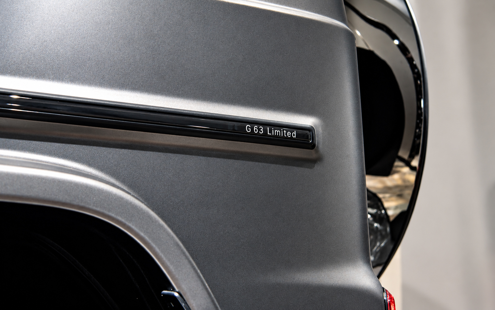 サイドストリップラインには専用となる“G 63 Limited”のレタリングが施される