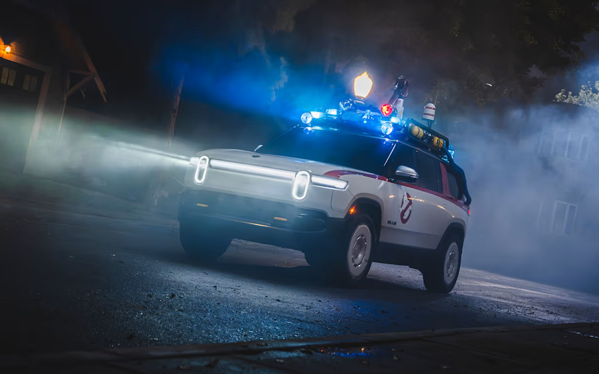 劇中車「Ecto-1」のオマージュとして製作された「Ecto-R1」