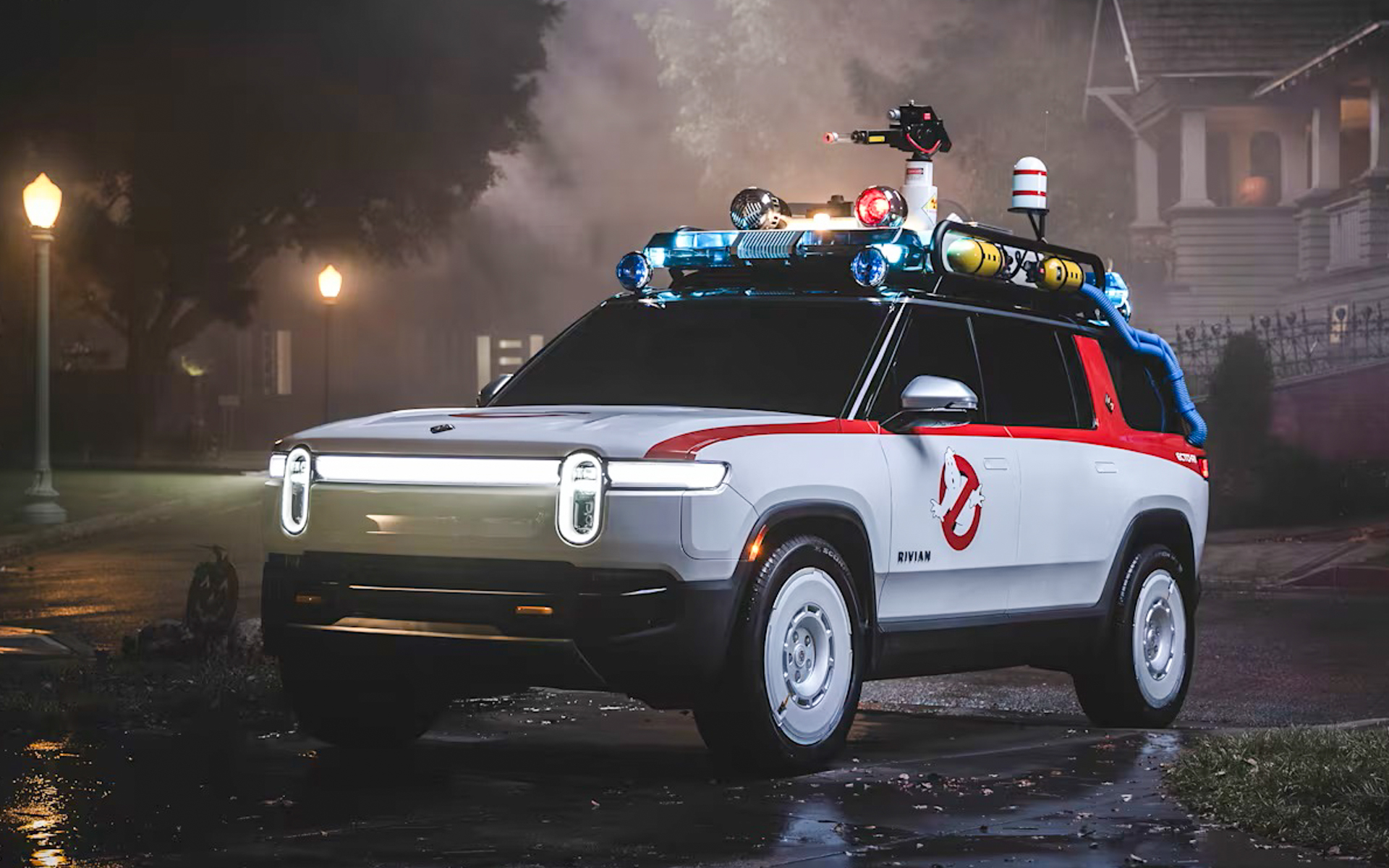 ゴーストバスターズ仕様に仕上げた特別な「Ecto-R1」