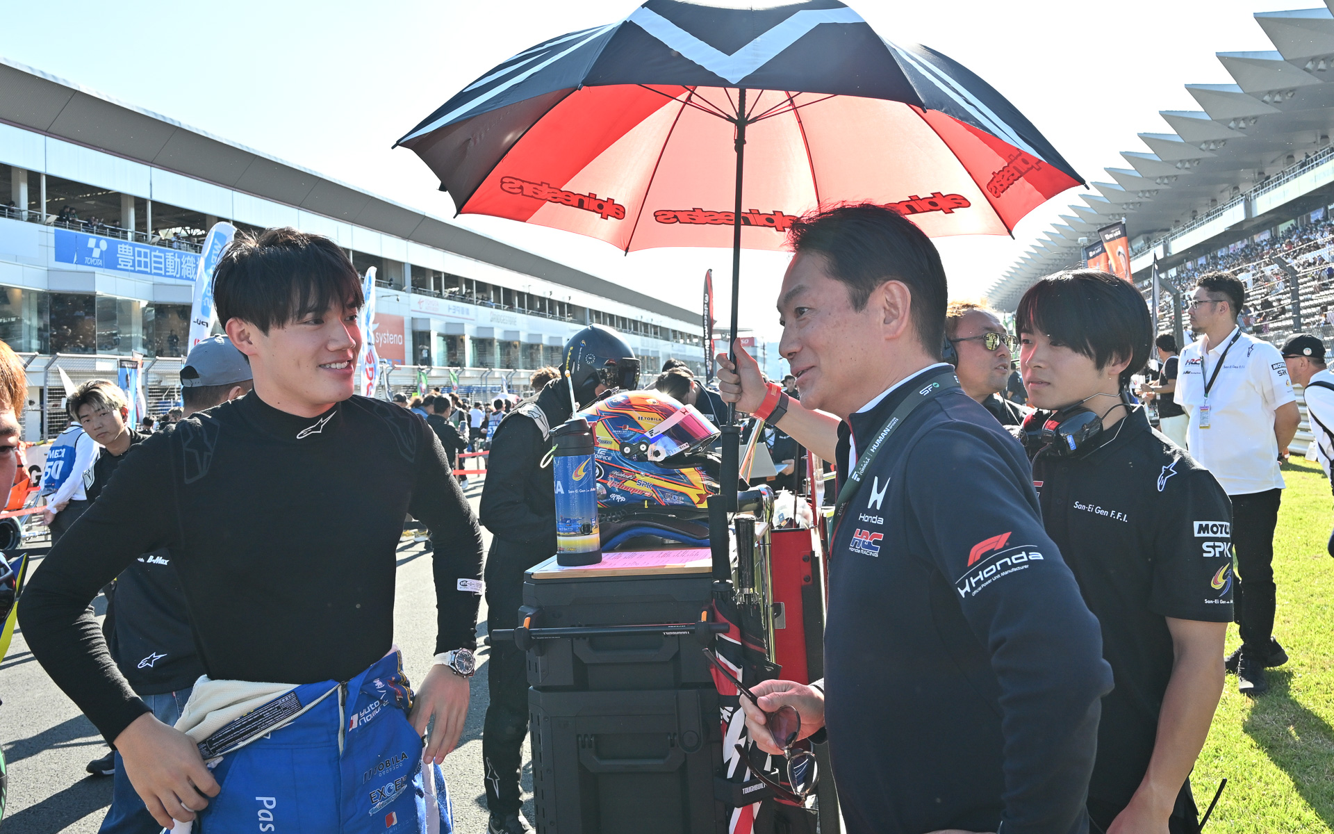 ホンダユーザーを激励するホンダ・レーシング 渡辺康治社長