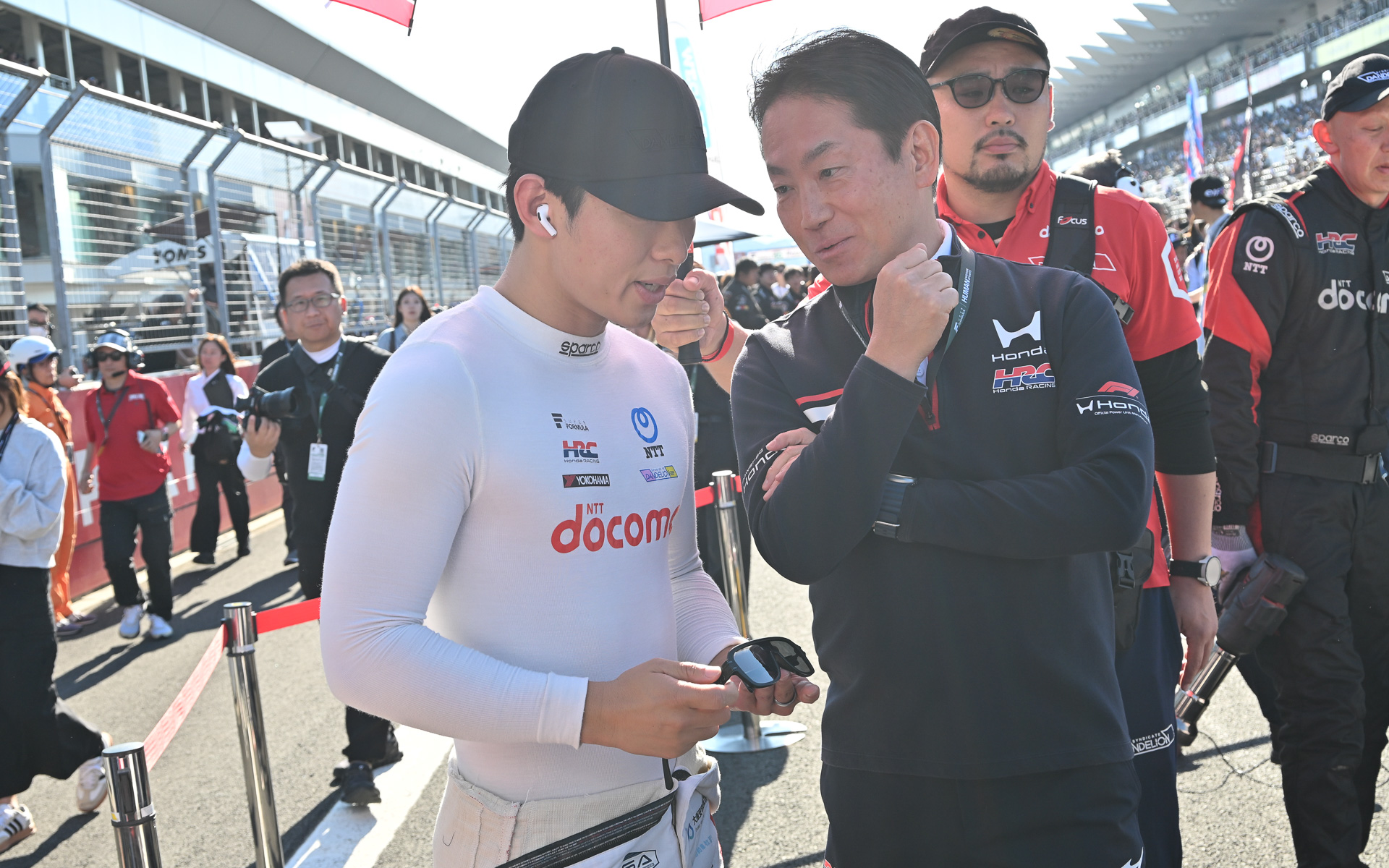 チャンピオン獲得の期待がかかる6号車 太田格之進選手と
