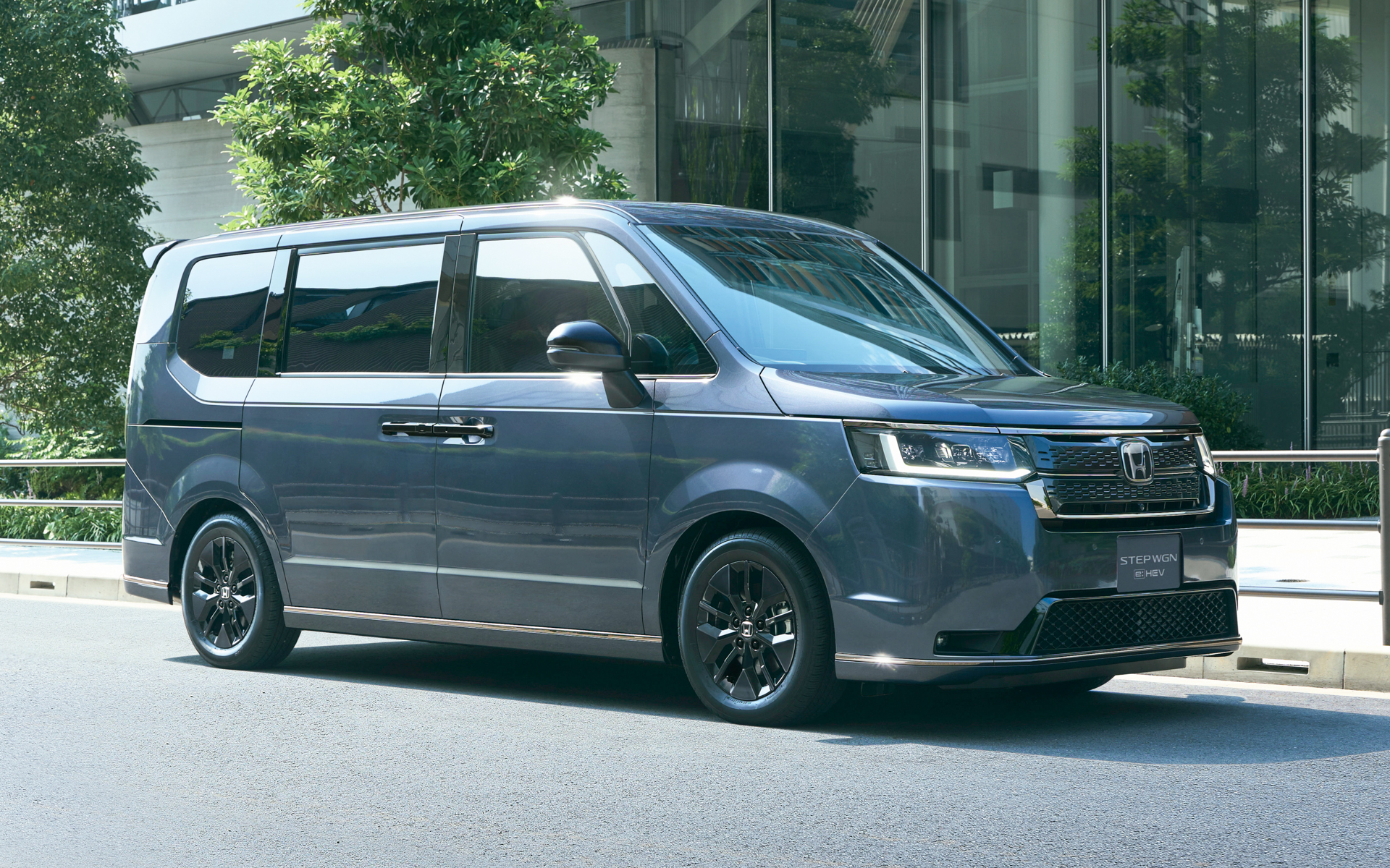 ホンダの特別仕様車「ステップワゴン e：HEV スパーダ ブラックエディション」