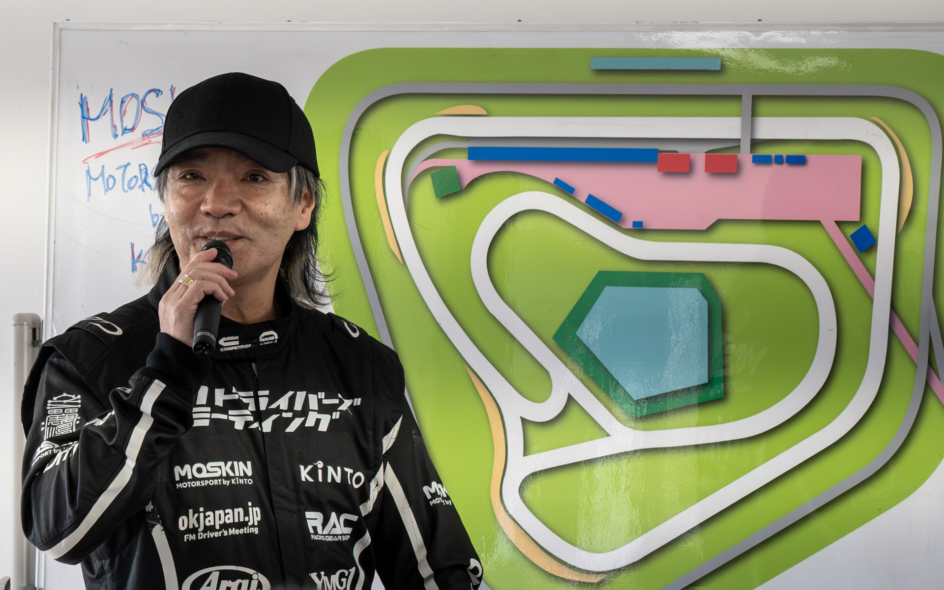 レーサー鹿島氏