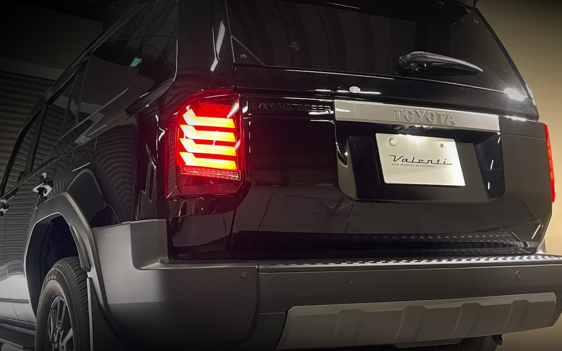 ヴァレンティがランドクルーザー250用の新製品「ジュエルLEDテールランプULTRA」を発売した
