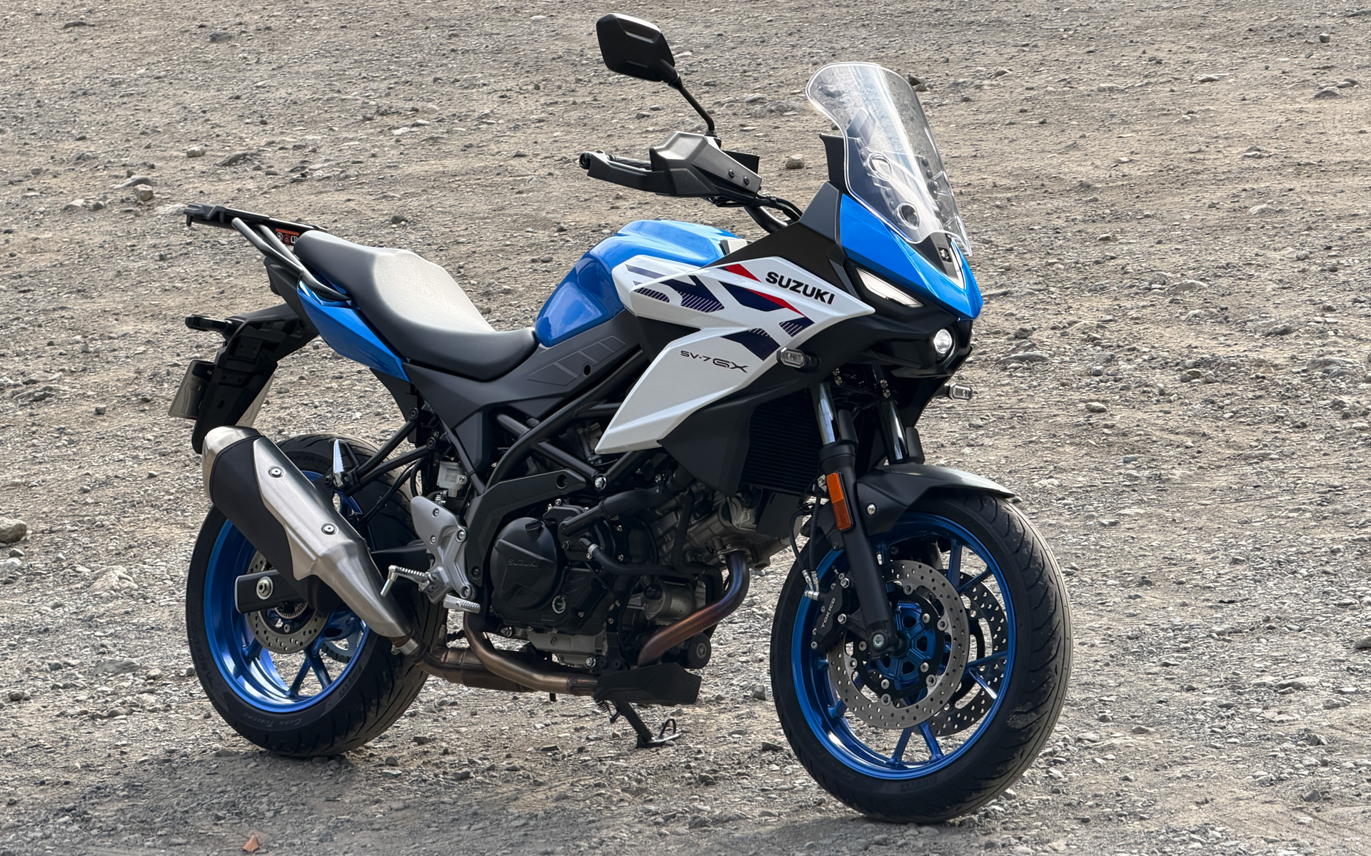 スズキが新たに投入したミドルクラスのクロスオーバーモデル「SV-7GX」