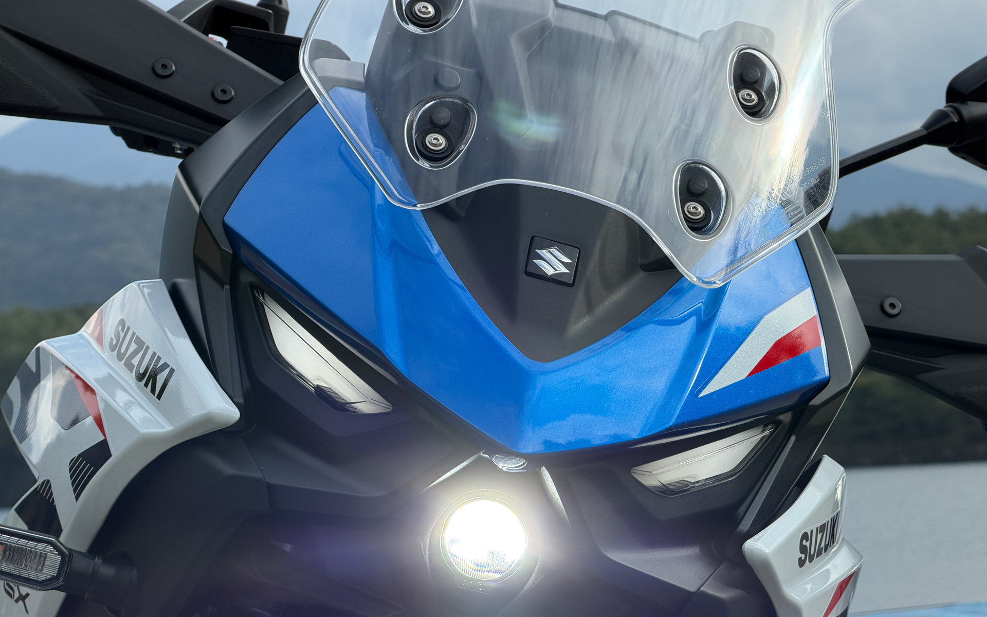 スズキの新型クロスオーバー「SV-7GX」に試乗してみた