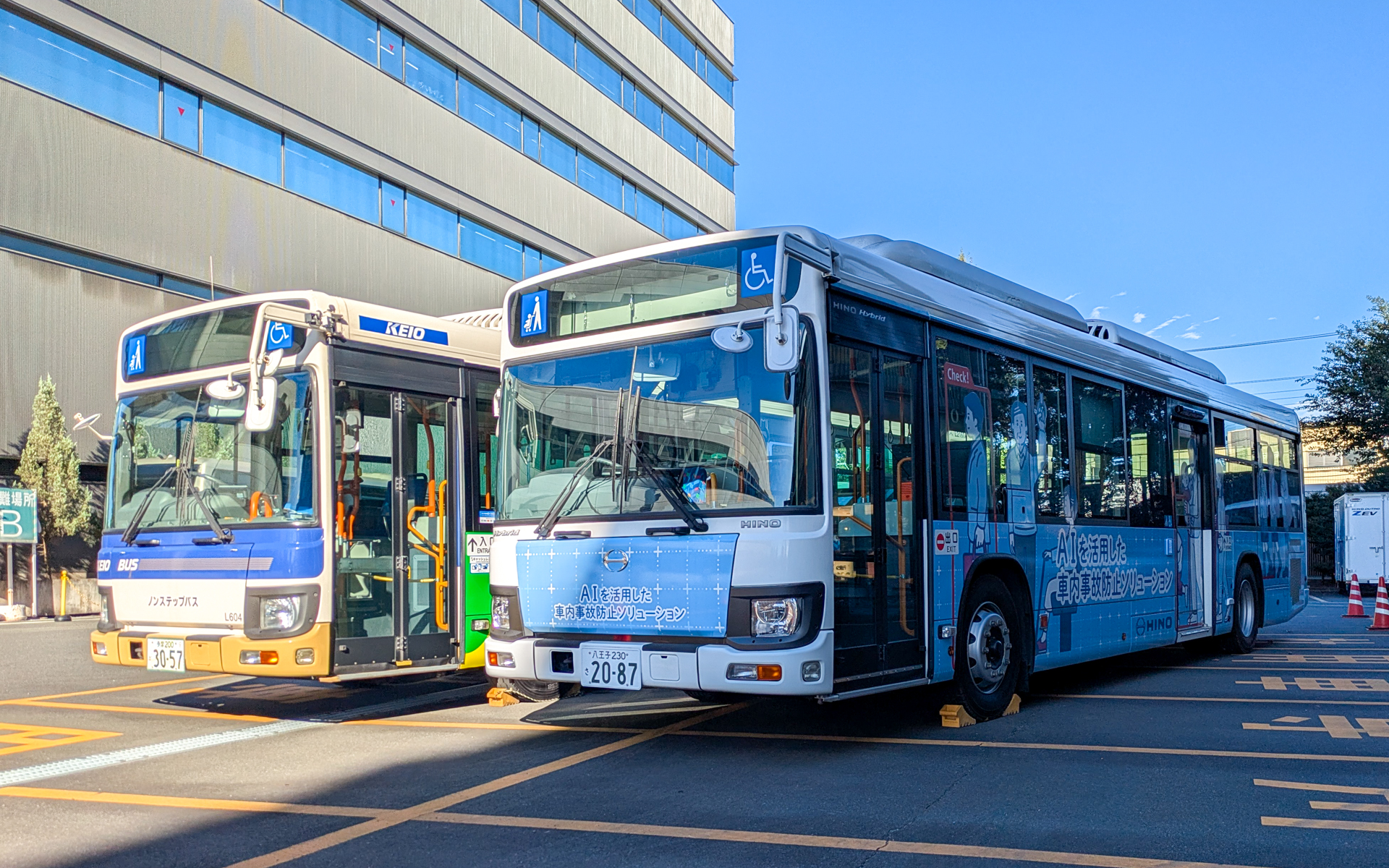 日野自動車株式会社の本社内スペースにて実車の撮影と試乗が行なわれた