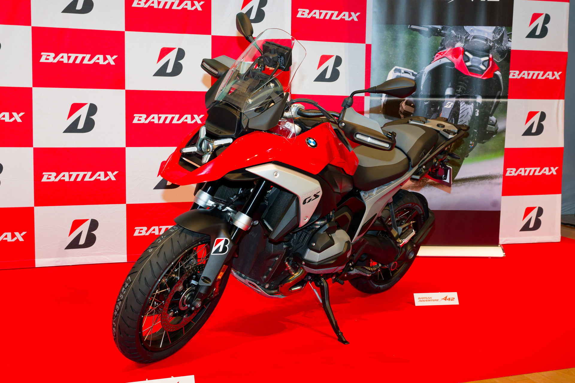 BATTLAX ADVENTURE A42を装着したBMW R 1300 GSスタンダードモデル