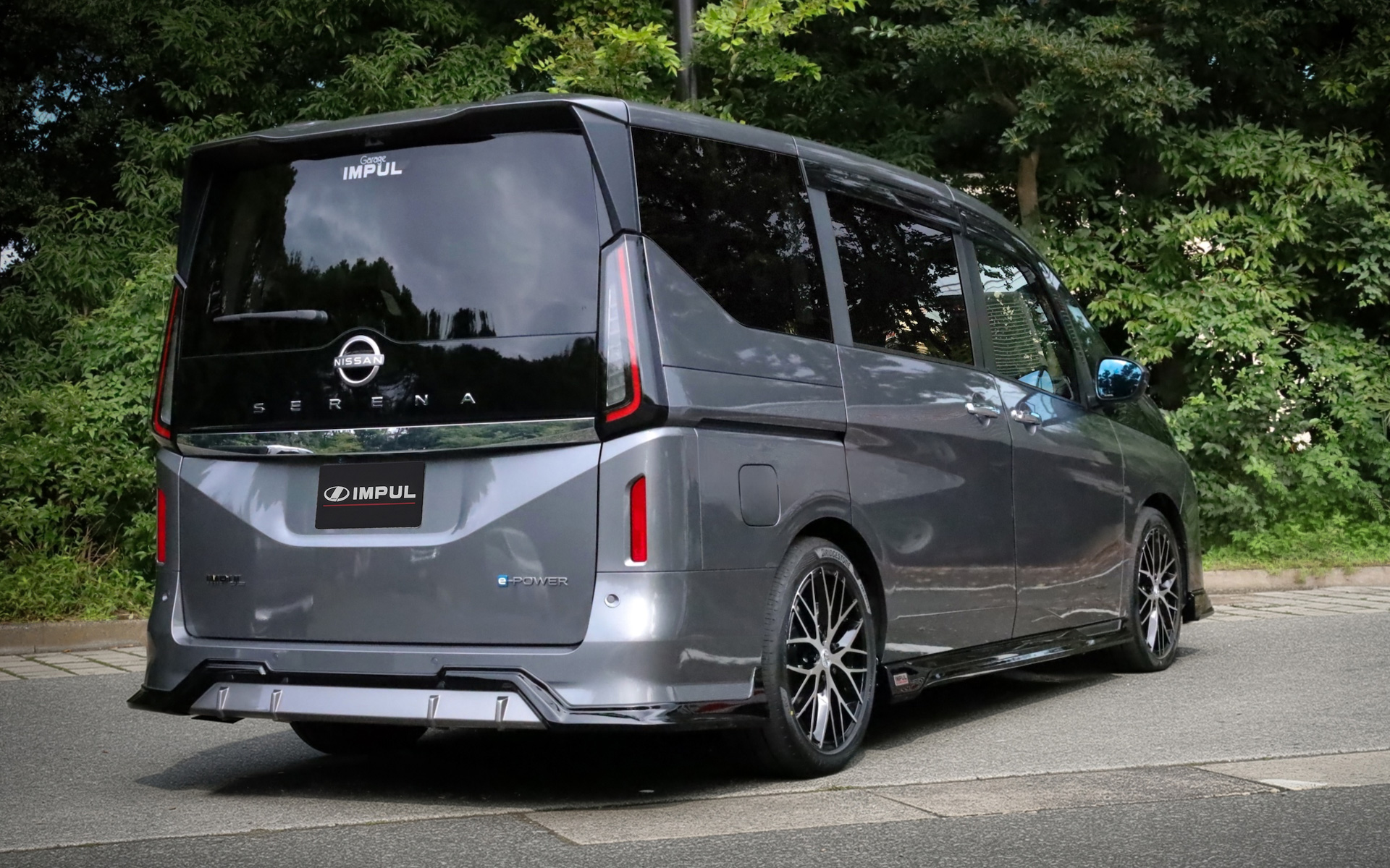 セレナ（C28型・マイナーチェンジ後）用エアロパーツ装着例