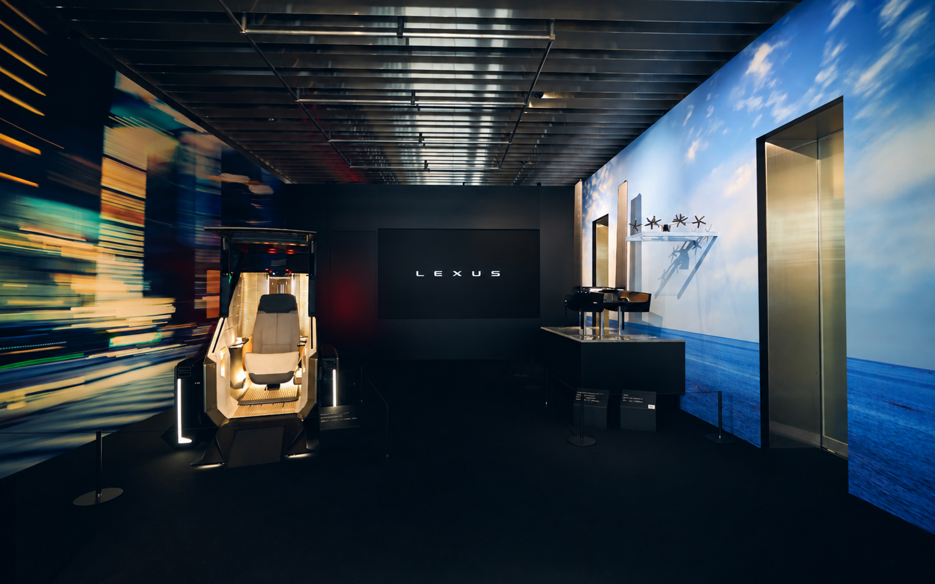 「陸・海・空にまたがる360度のモビリティ体験の進化」と題した展示会を開催