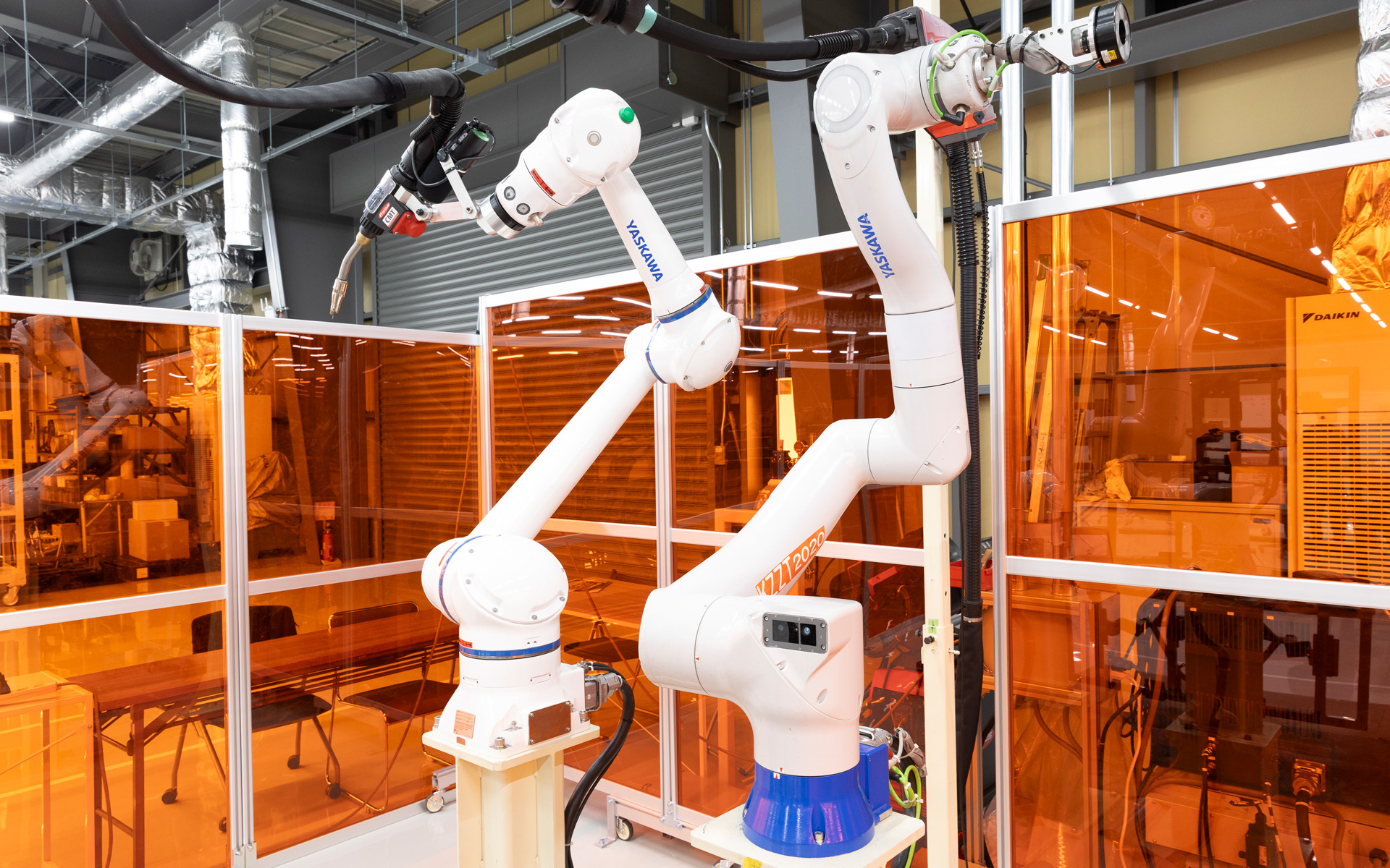 AIを活用した自律化ロボットによる溶接工程