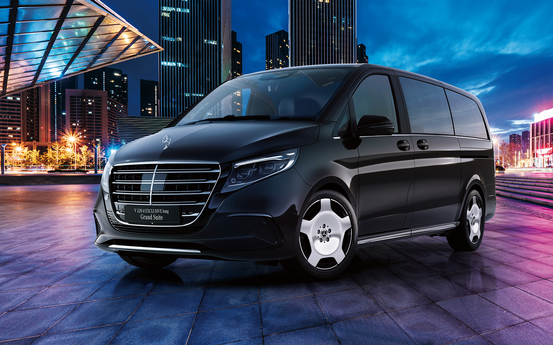 Vクラスの特別仕様車「V 220 d EXCLUSIVE long Grand Suite」