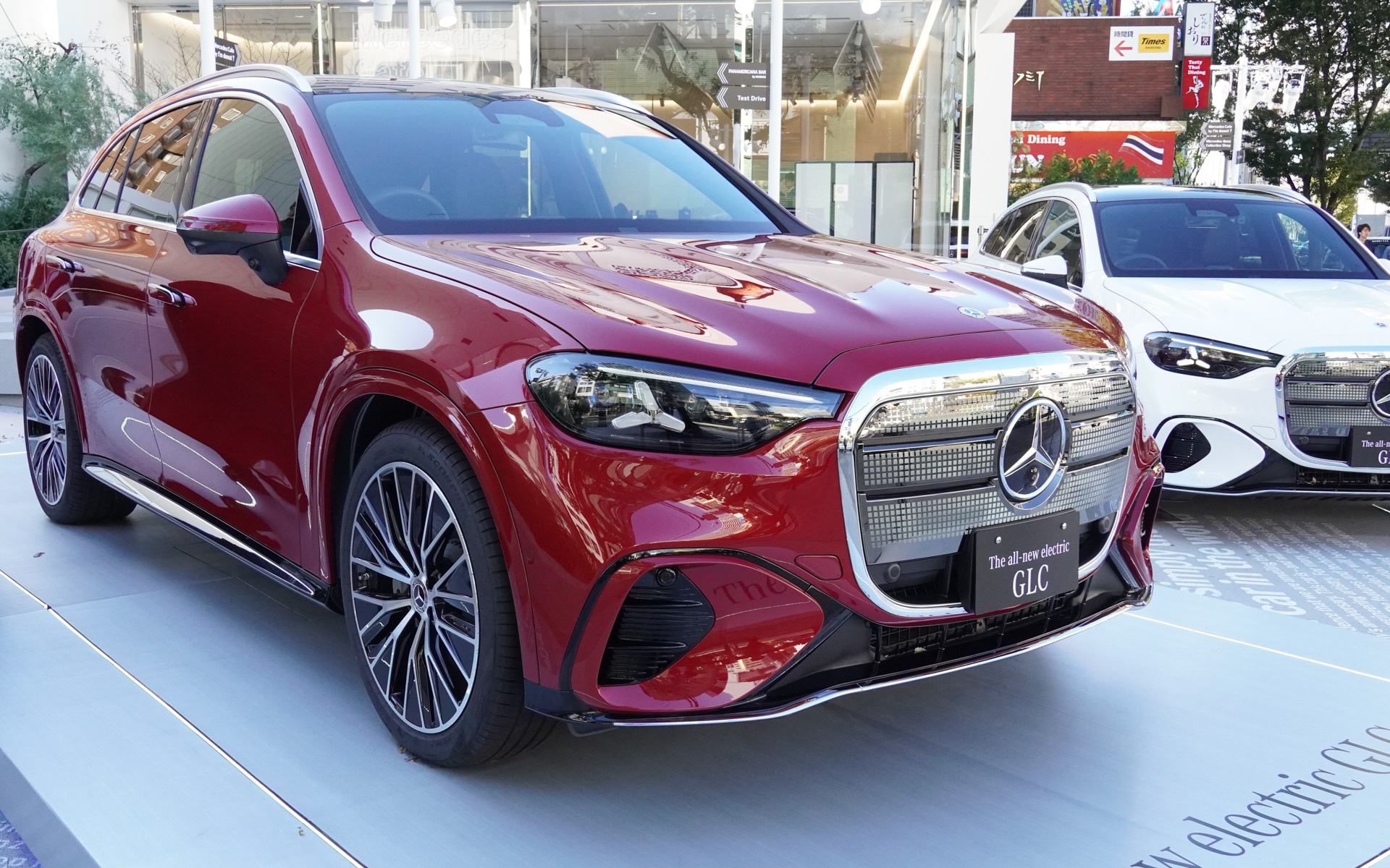 Mercedes-Benz STUDIO TOKYOにはGLC electricが展示された