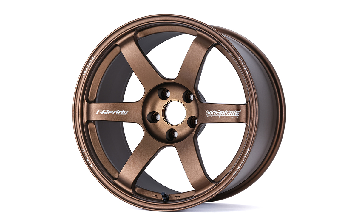 GT-Rの力強いスタイルを演出する専用オフセットを新たに設定
