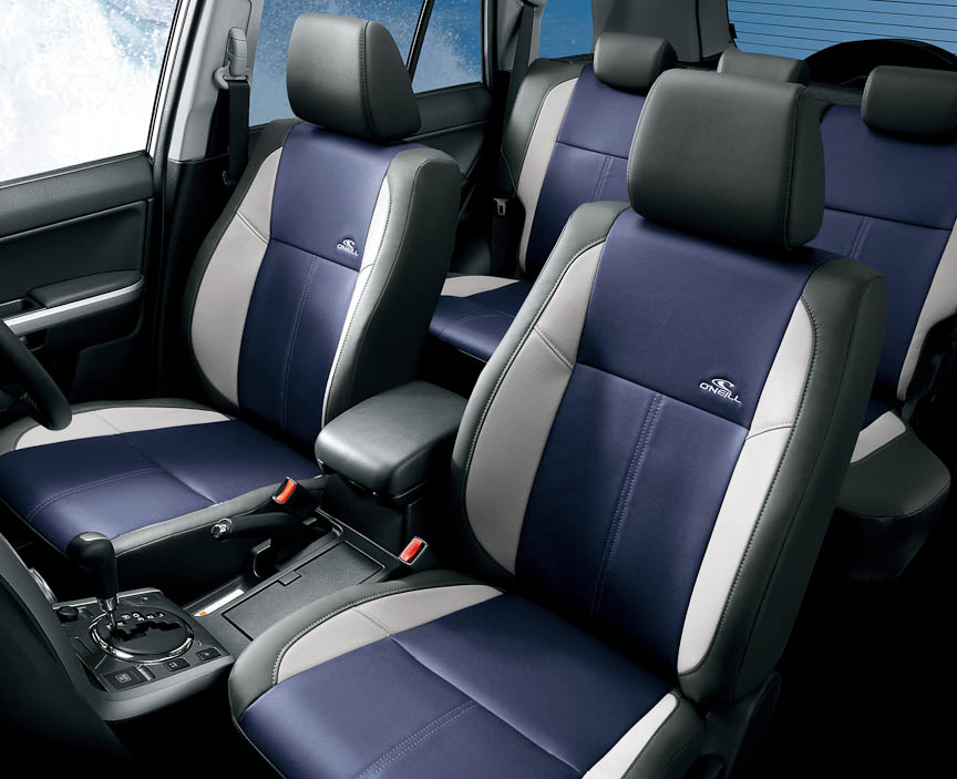 専用シートとドアトリムは防水