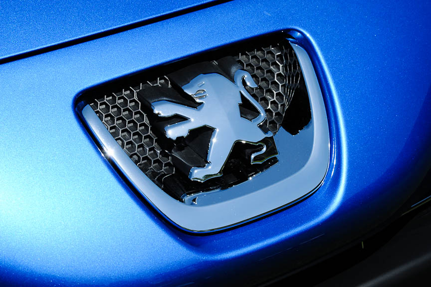 フロントのエンブレム