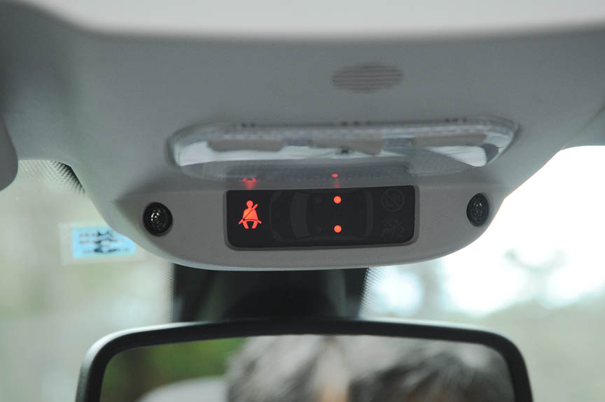 天井にある後席シートベルトウォーニング