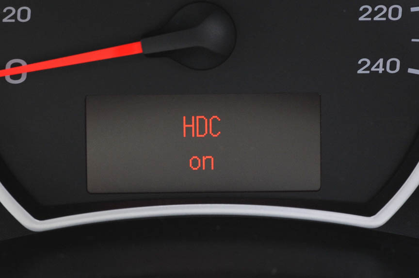 HDC(ヒルダウンコントロール)をONにすると急な下り坂などを自動で7km/hの一定速度で下ることができる