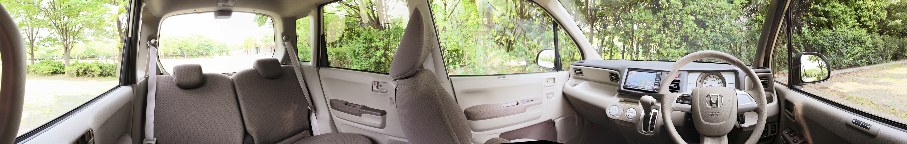 車内のパノラマ写真