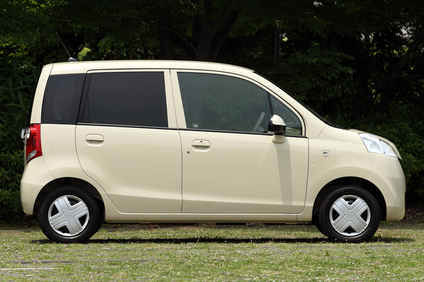 全体的な印象は従来モデルと大きく変わらない。だが、ボディーは骨格から見直されており、剛性の向上および軽量化、さらに騒音や振動の低減を実現している