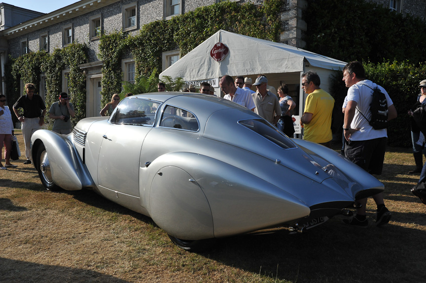 イスパノ・スイザ H6C ゼニア（1938年）<br>第1次世界大戦のエースパイロットにして技術者、レーサーだったフランス人、アンドレ・デュボネによるコンセプトカー。ハイドロニューマチックの独立懸架サスペンションを備える