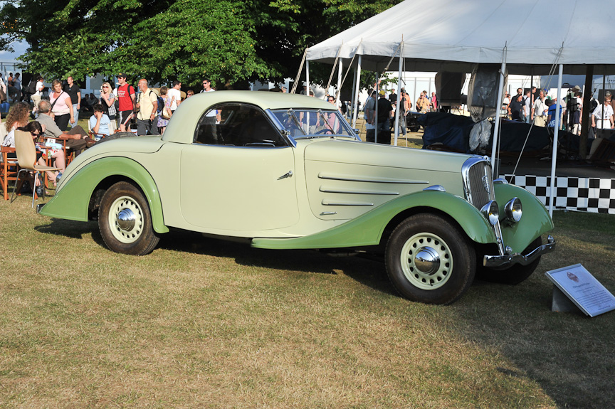 プジョー601D エクリプス（1934年）<br>リトラクタブル・ハードトップを備えるロードスター。今日の207CC、308CCのご先祖様