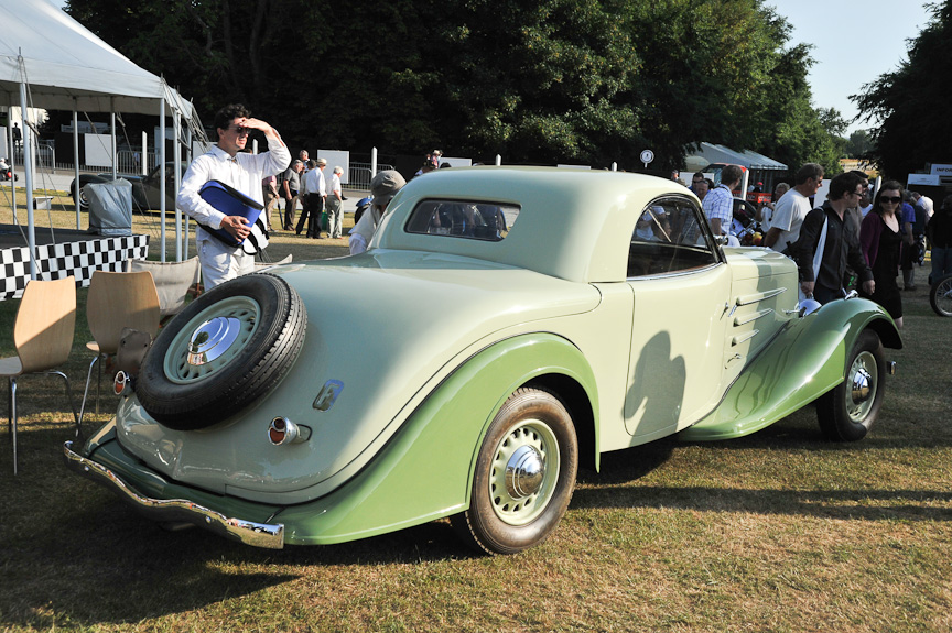 プジョー601D エクリプス（1934年）<br>リトラクタブル・ハードトップを備えるロードスター。今日の207CC、308CCのご先祖様