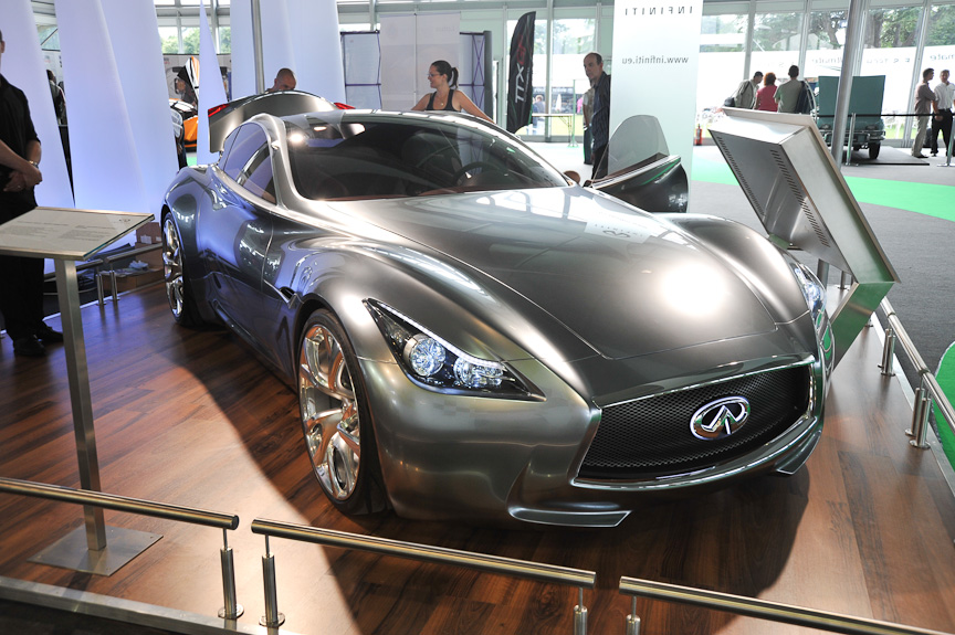 インフィニティ・ブランドのハイブリッドスポーツ・コンセプトカー「エッセンス」