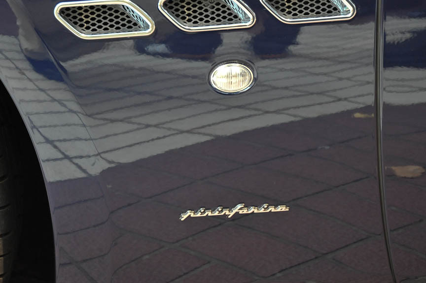 ピニンファリーナのエンブレムがサイドフェンダーに付く