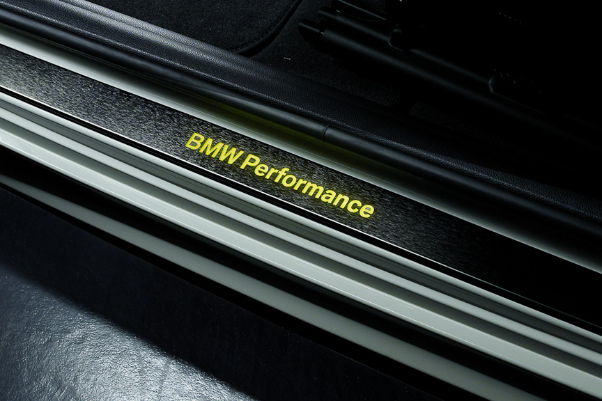 イルミネーテッド・エントランス・カバー