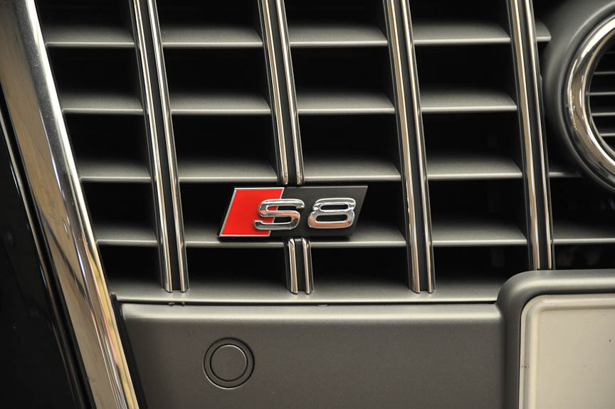 映画に出てくるのはW12エンジンのA8 6.0クワトロだが、イベントに登場したのはS8。V10で排気量も6.0クワトロより小さいのに出力は同じというジャジャ馬を、しずちゃんは飼い慣らせるのか