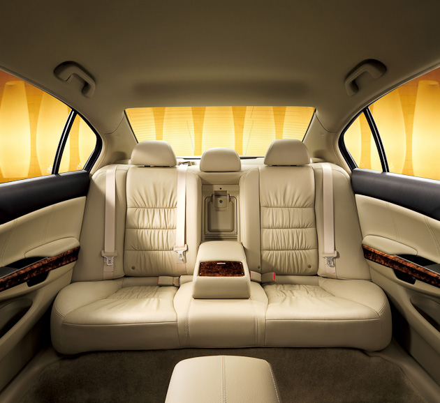 35TLアイボリーレザーインテリア（オプション装着車）