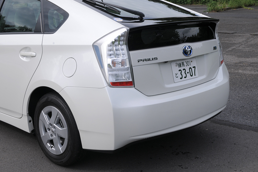 空気抵抗を減らすためのリアデザイン。バンパーサイドのデザインも特徴的