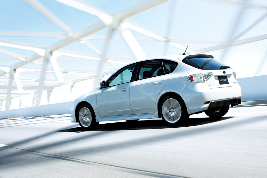 5ドアモデルは新造形のフロントグリルを採用した