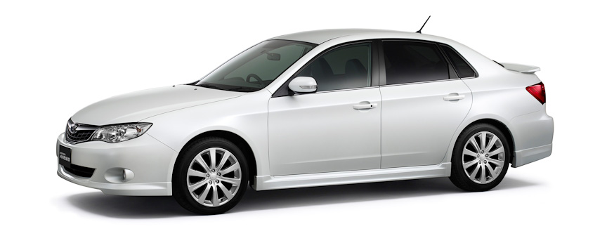 インプレッサ アネシス2.0i-S。今回の改良では、新たに新色の「ブリティッシュレーシンググリーン・パール」を設定した