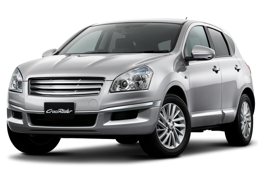 オーテックジャパンのデュアリス クロスライダー（2WD）。専用フロントグリルなど各部がカスタマイズされている