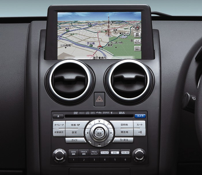 12セグ/ワンセグ自動切り替えの地デジチューナーを内蔵するHDD方式のカーウイングスナビがオプション設定された。iPodも接続可能