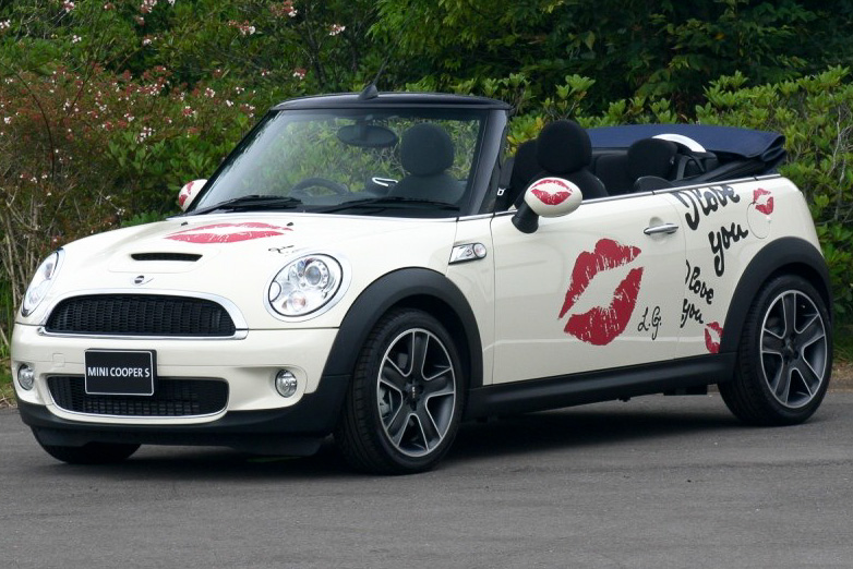MINI Cooper S Convertibleベースのモデル