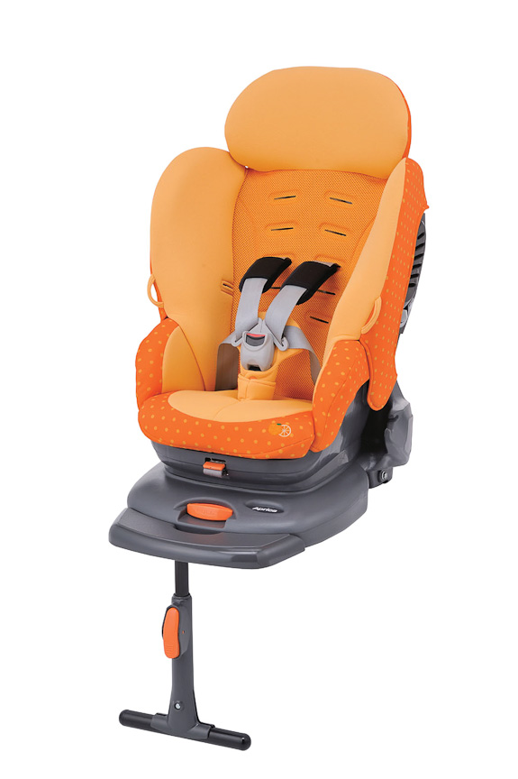 オレンジがモチーフのジューシーオレンジ。緑色の葉っぱがカワイイ。左がベッド形態、右がシート形態