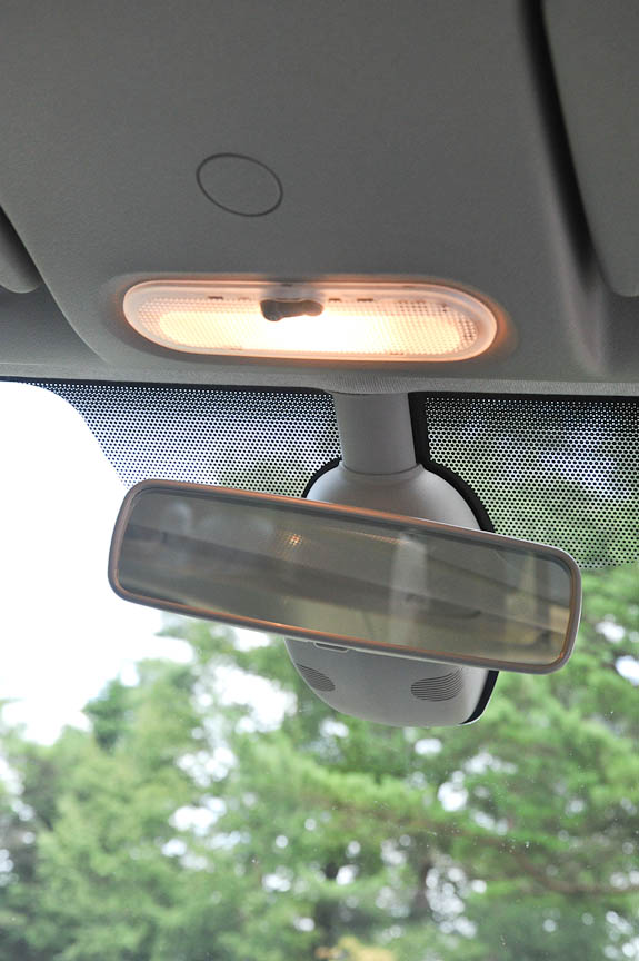 ミラーと室内灯