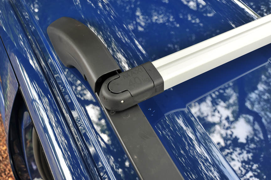 耐荷重は40kg。バーの向きを変える際、ボディーに傷をつけない仕組みになっている