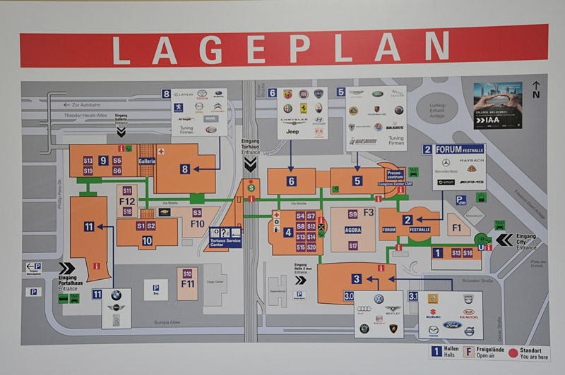 会場図。オレンジ色の部分が建物で、ダイムラーグループやBMWグループ、VWグループなどが別な建物に分かれている