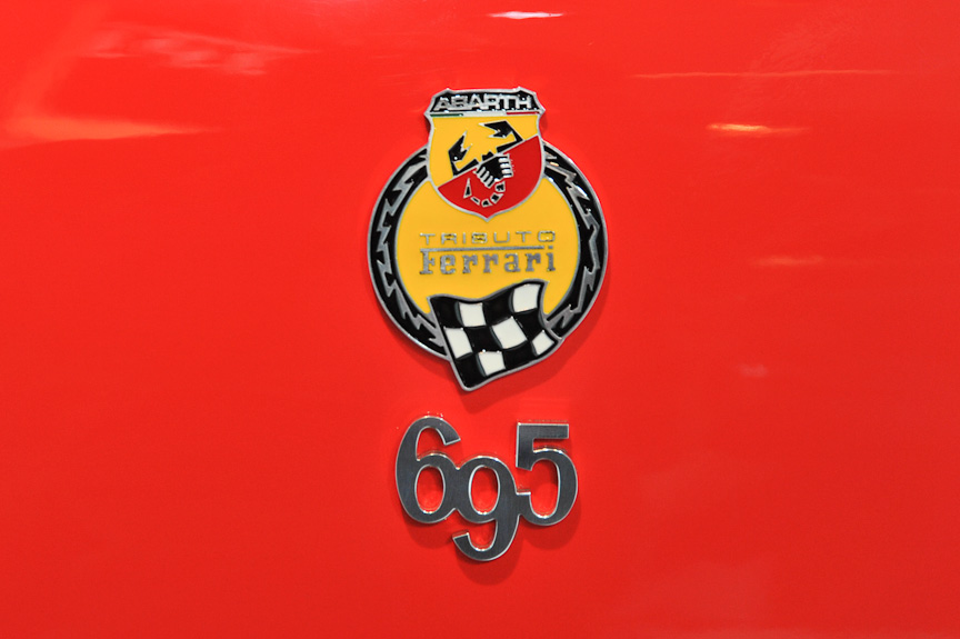 姿形だけでなく、180HPを発生する1.4リッターターボエンジンや5速2ペダルMT、17インチホイールなどで武装している