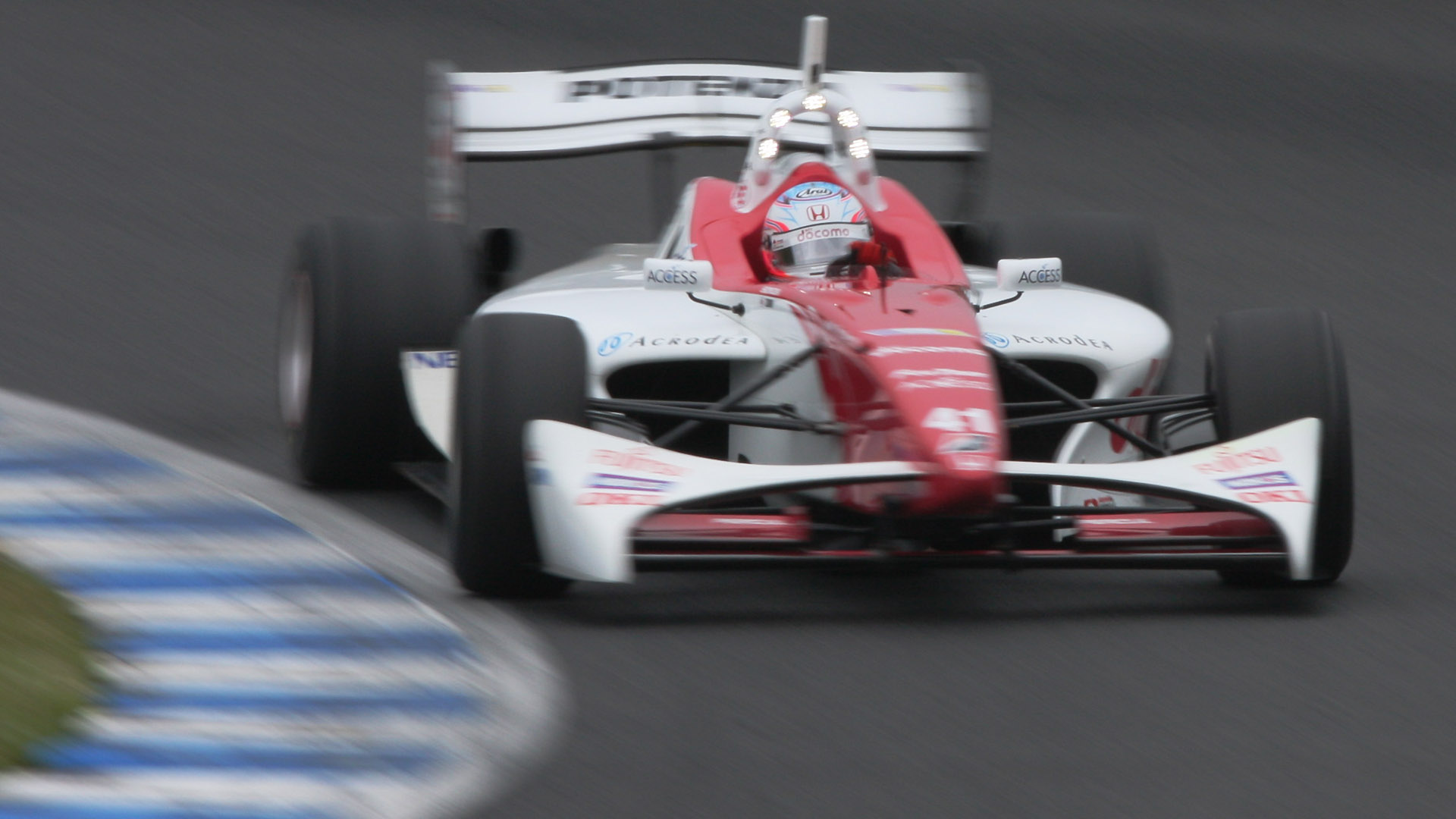 300mm（480mm相当） 1/30秒 F22（クリックすると1920×1080ピクセルの画像が開きます）