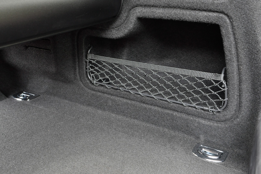 トランクルーム内の収納スペース