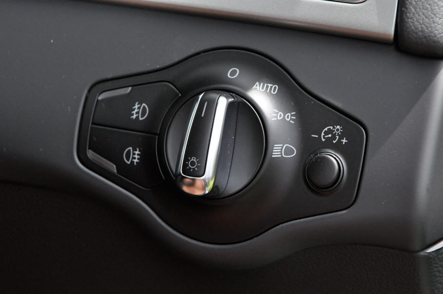 ライト類の操作スイッチ