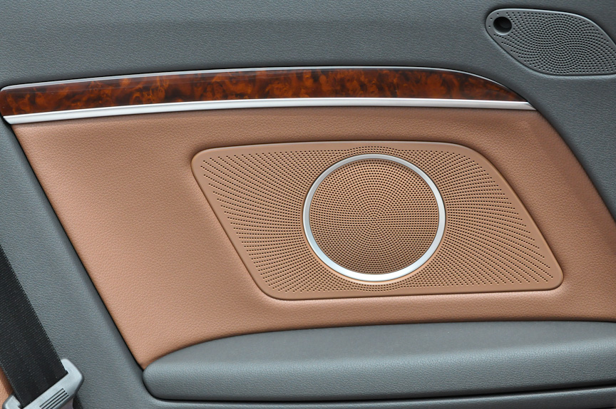 受注生産対応となるが、デンマークの高級オーディオブランド「バング＆オルフセン」のサウンドシステム（14スピーカー）の選択も可能