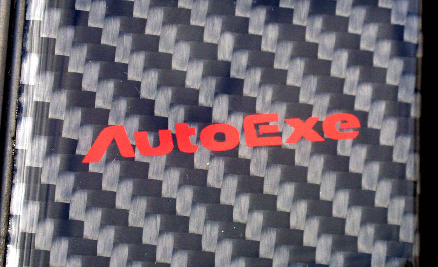 カーボンは綾織りタイプ